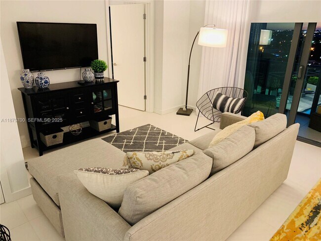 Building Photo - 501 NE 31st St