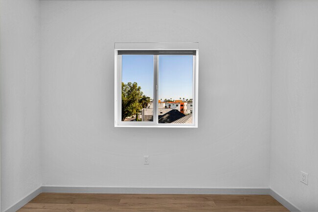Building Photo - 1240 Magnolia Ave