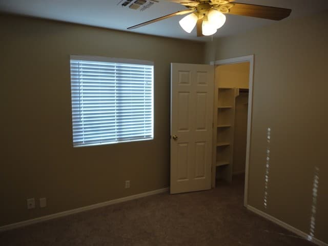 Building Photo - 8644 W Kathleen Rd