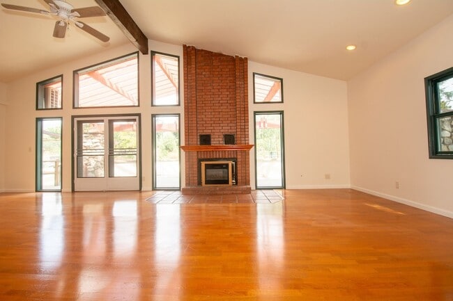 Building Photo - 3643 N Mills Ave