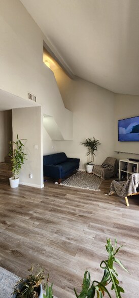 Building Photo - 1904 S Shannon Dr