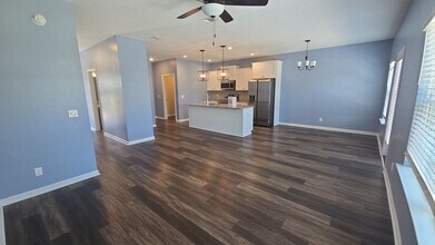 Building Photo - 167 Courage Wy