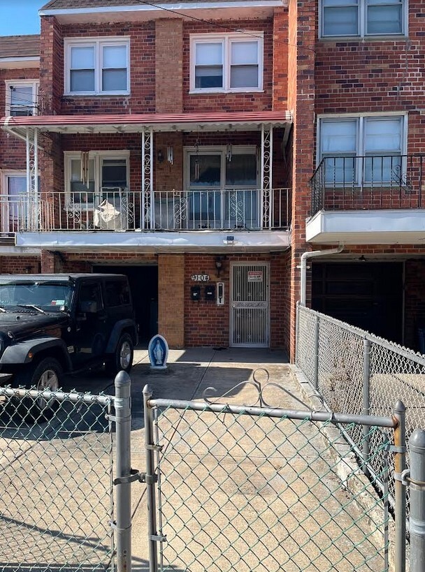 Building Photo - 91-04-91-75 75th St