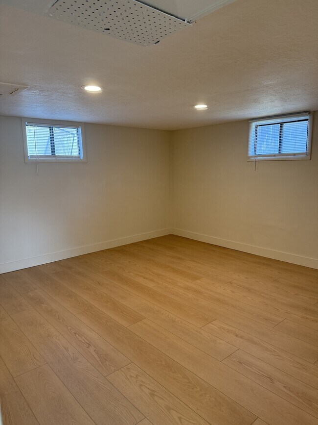 Building Photo - 1819 Parleys Canyon Blvd