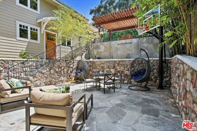 Building Photo - 130 S Arroyo Blvd