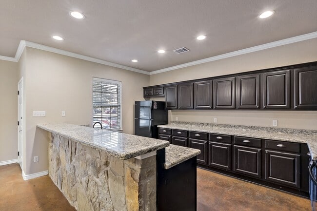 Building Photo - 3330 Cullen Trail