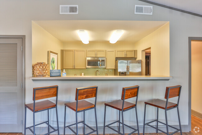 Building Photo - Edgemont