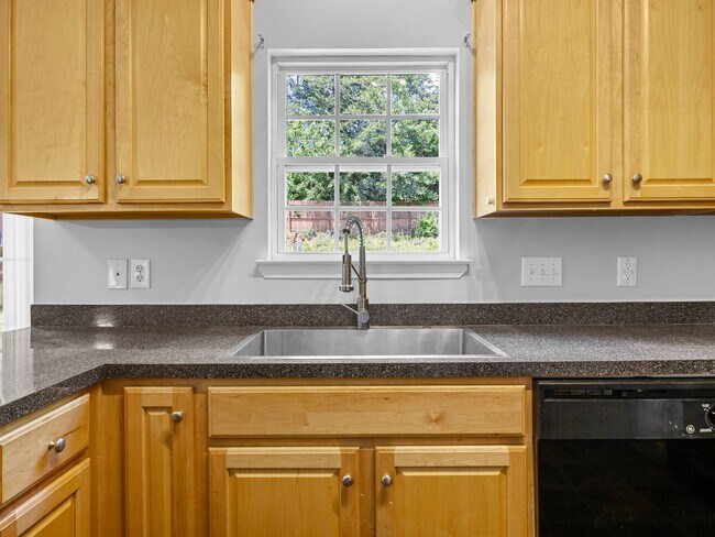 Building Photo - Charming 3BR 2-1/2 Bath in Spartanburg – S...