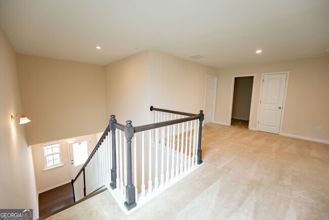Building Photo - 57 Robertson Ave
