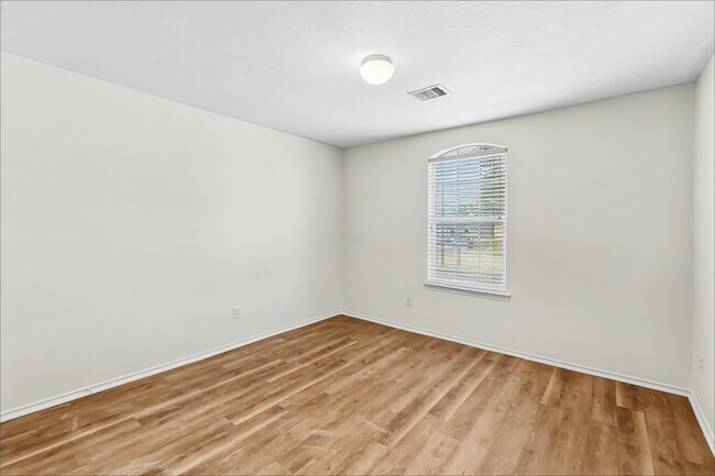 Building Photo - 7211 Alava Dr