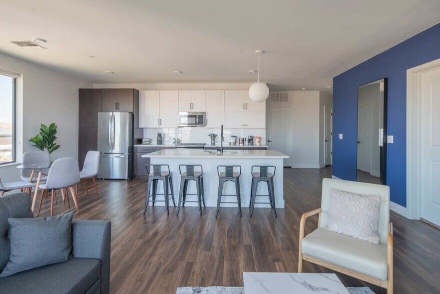 Building Photo - 701 W Rio Salado Pkwy