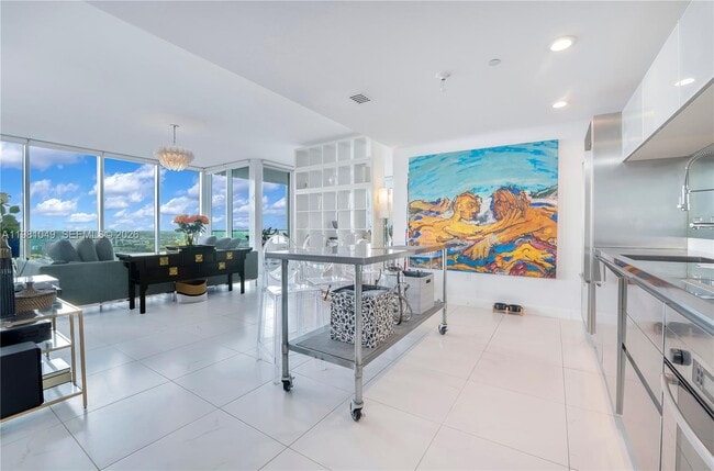 Building Photo - 1040 Biscayne Blvd