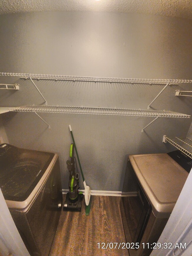 Building Photo - 323 Aubrey Ave