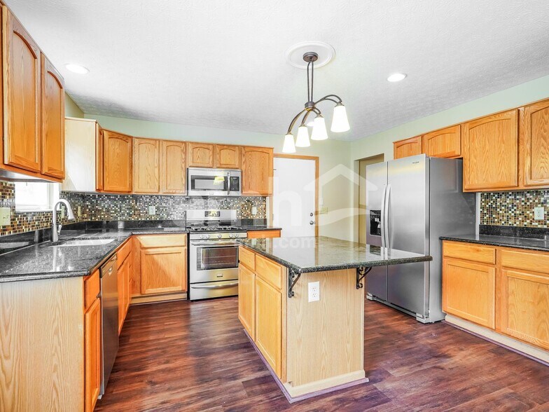 Building Photo - 8135 Arbor Rose Way