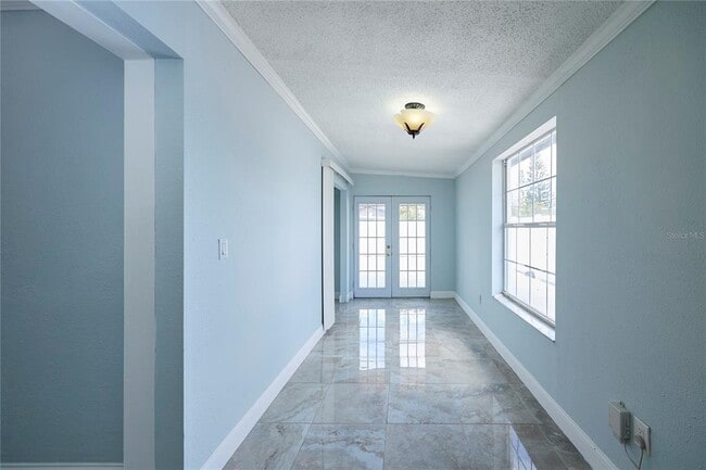 Building Photo - 6804 N Hubert Ave