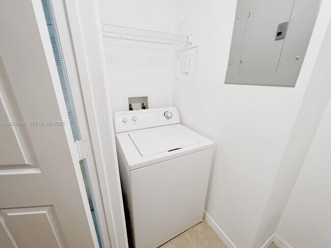 Building Photo - 9172 Collins Ave