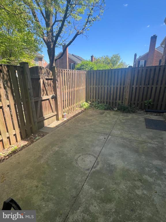 Building Photo - 2518 S Arlington Mill Dr