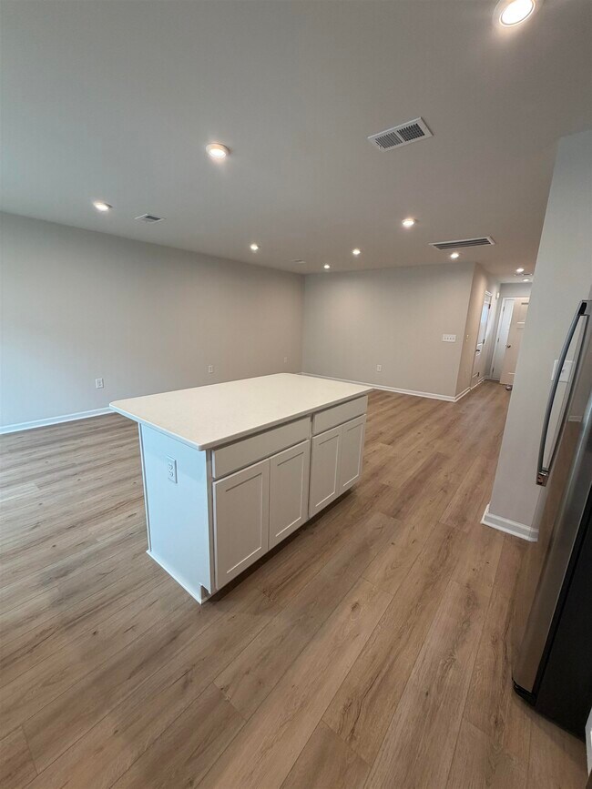 Building Photo - 157 Villa Grande St