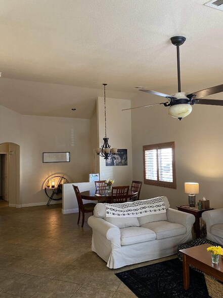 Building Photo - 10191 Birch Bluff Ln