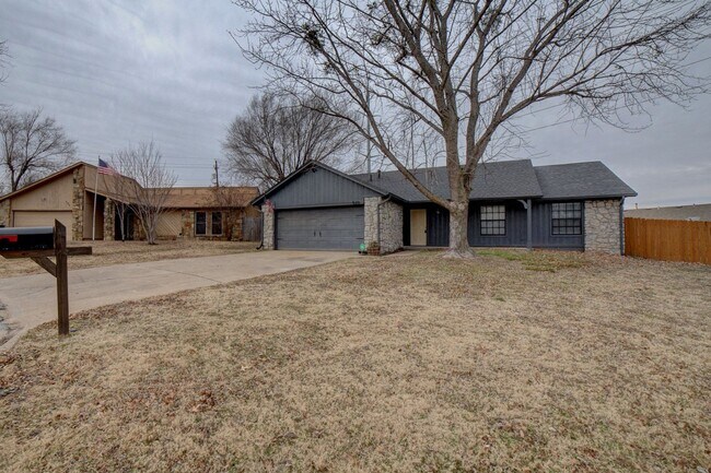 Building Photo - Charming Updated 3-Bedroom Home in South B...
