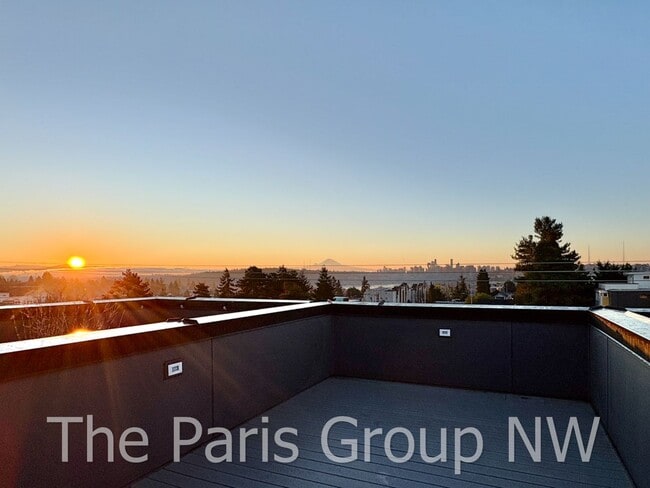 Building Photo - Gorgeous 2021 Fremont/Wallingford 3BR Overlooking Downtown, Mt Rainier & SLU, Garage w/EV Chgr, W...