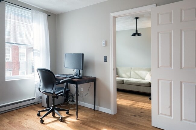 Building Photo - 166 Cottage St