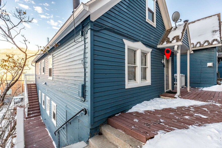 Building Photo - 1150 Empire Ave