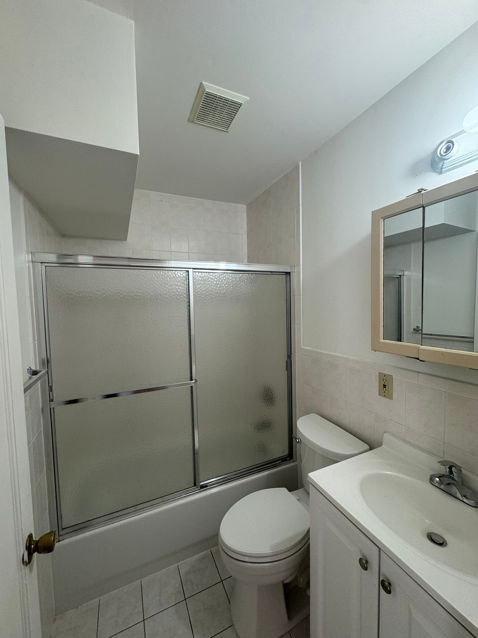 Second Bathroom - 1606 39th Ave