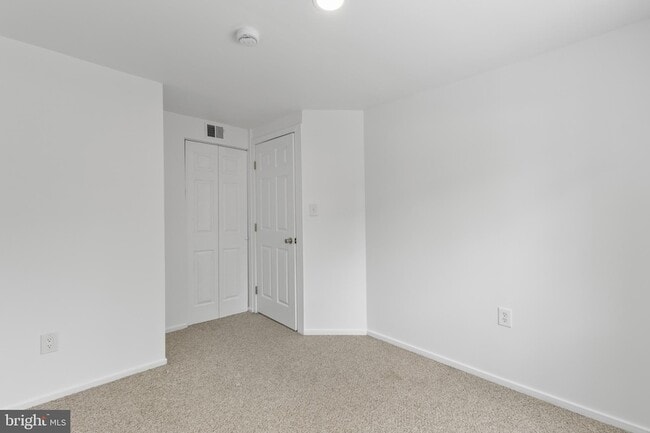 Building Photo - 8619 Welbeck Way