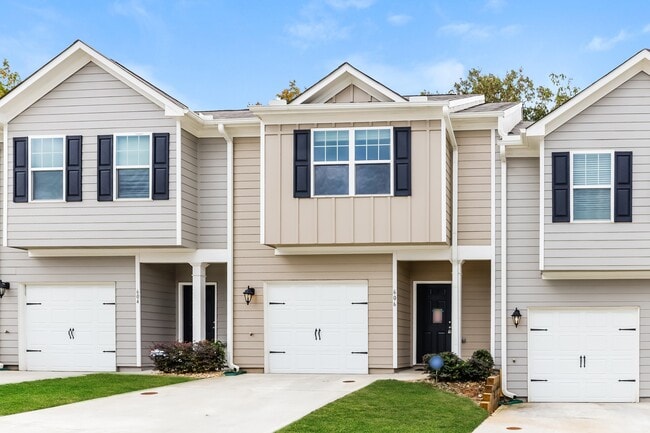 Building Photo - 408 Highwood Ln