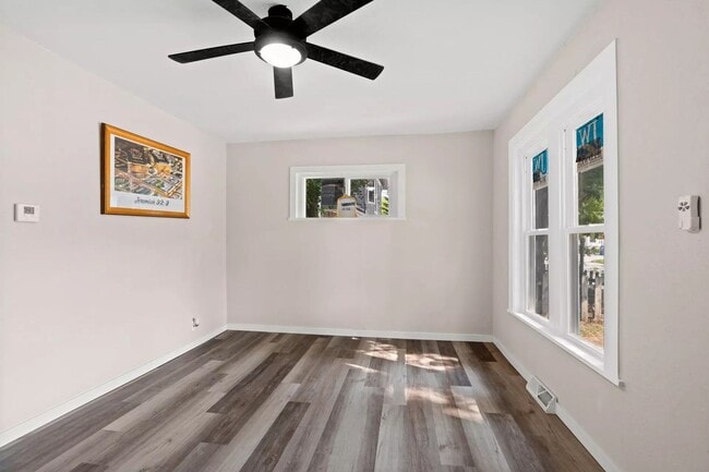 Building Photo - For Rent: Cozy and Adorable 2-Bedroom / 1-...