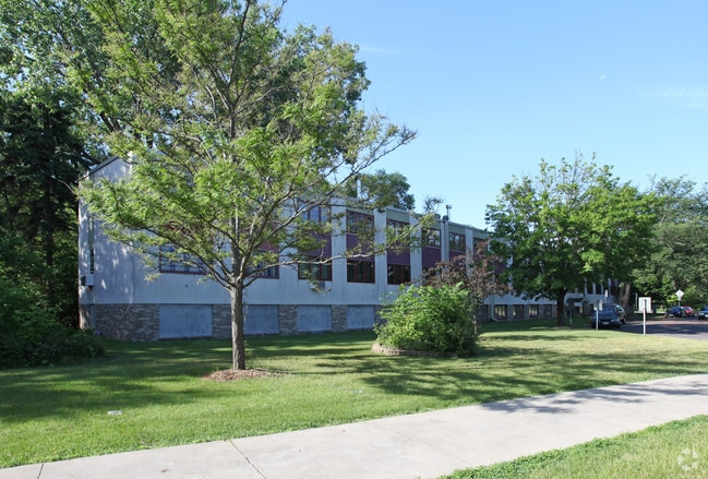 Building Photo - Cedar Beach