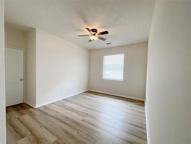 Building Photo - 1523 Turret Crown Dr