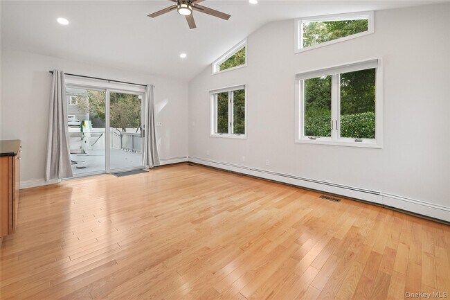 Building Photo - 131 Longfellow St