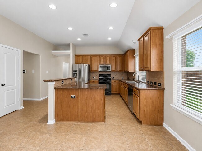 Building Photo - 6114 Menor Crest Dr