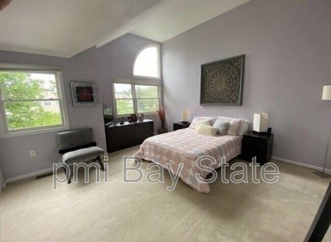 Building Photo - 10 Merganser Way