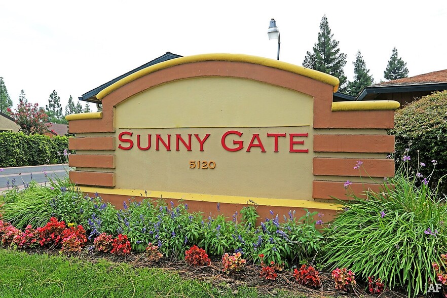 Primary Photo - Sunny Gate Apartments