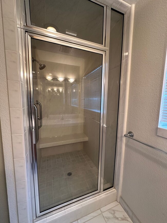 Building Photo - Unique and Spacious 3 Bedroom, 3 Bath Home...
