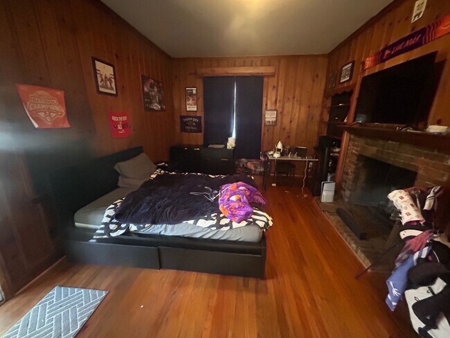 Building Photo - 4826 Kilbourne Rd