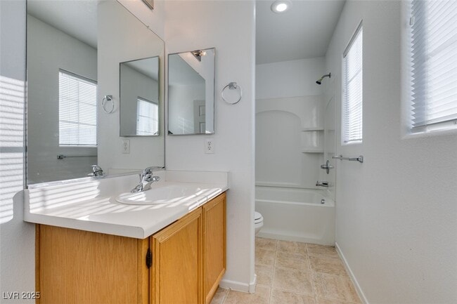 Building Photo - 11924 Lemon Balm St