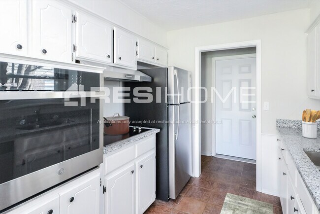 Building Photo - 1319 Atlanta Cir