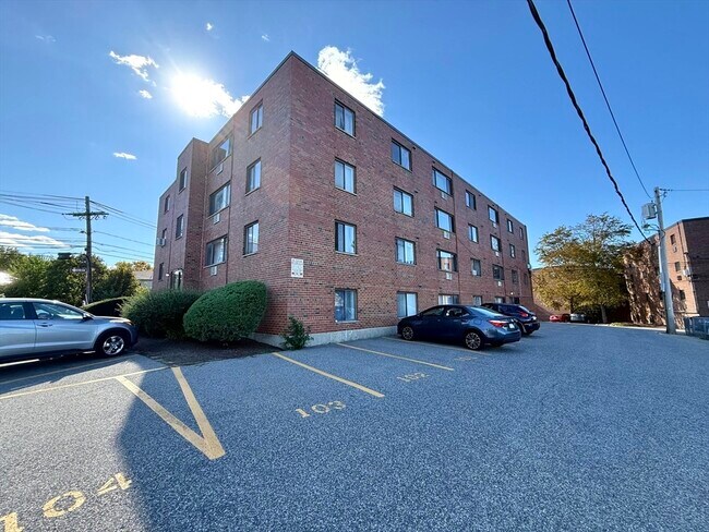 Building Photo - 20 Riverside St