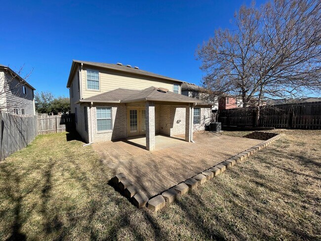 Building Photo - BEAUTIFUL 4 BR W/ MASTER DOWN*HARDWOOD FLO...