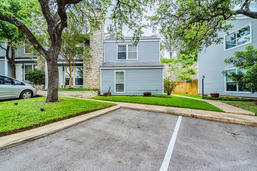 Building Photo - 6901 Old Quarry Ln