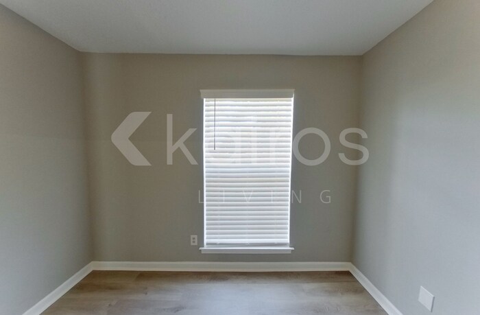 Building Photo - 2785 Clearbrook St