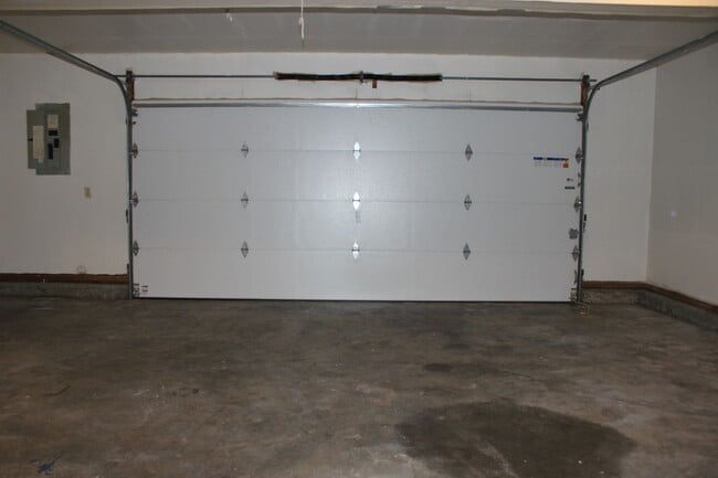 Building Photo - Scappoose townhome