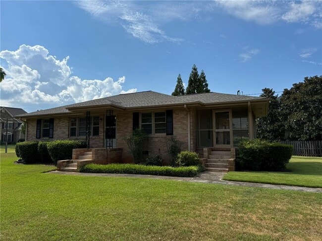 Building Photo - 5005 Lower Roswell Rd