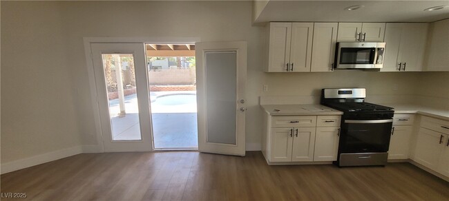 Building Photo - 7237 Chesterton Dr