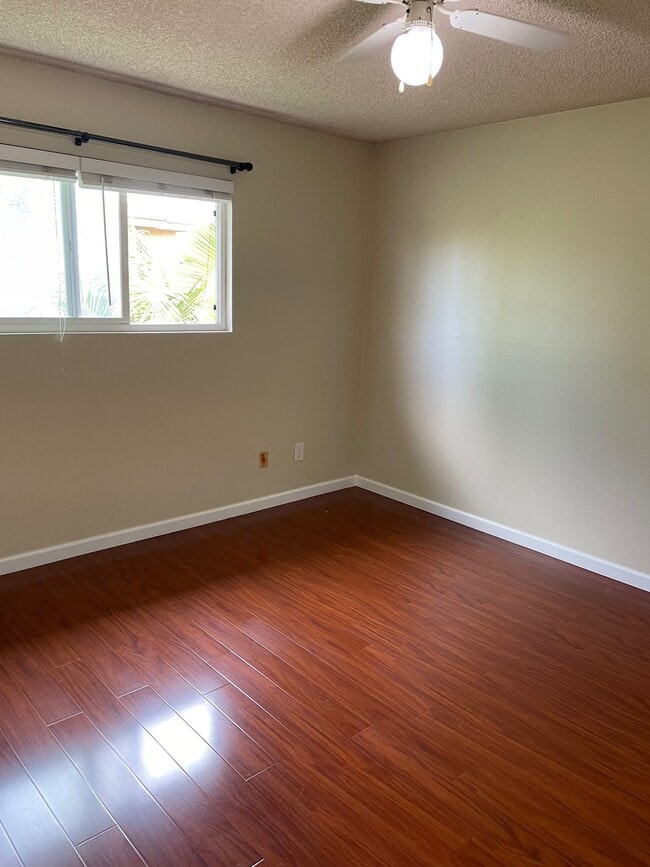 MBR Window and Ceiling Fan - 16522 Hillview Cir