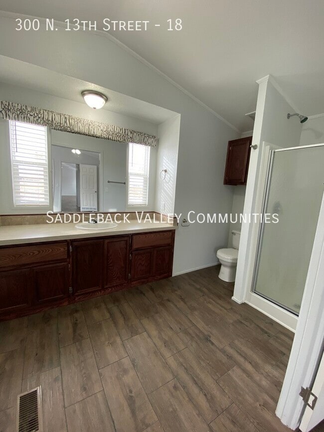 Building Photo - 300 N 13th St